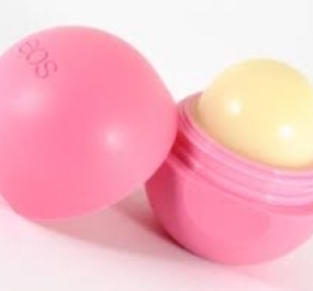 SON TRỨNG DƯỠNG MÔI EOS LIP BALM USA MÙI DÂU