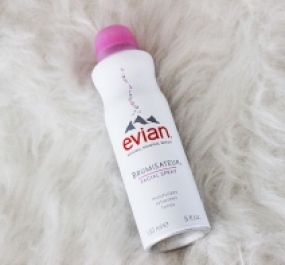 Xịt Khoáng Dưỡng Ẩm Evian 150ml